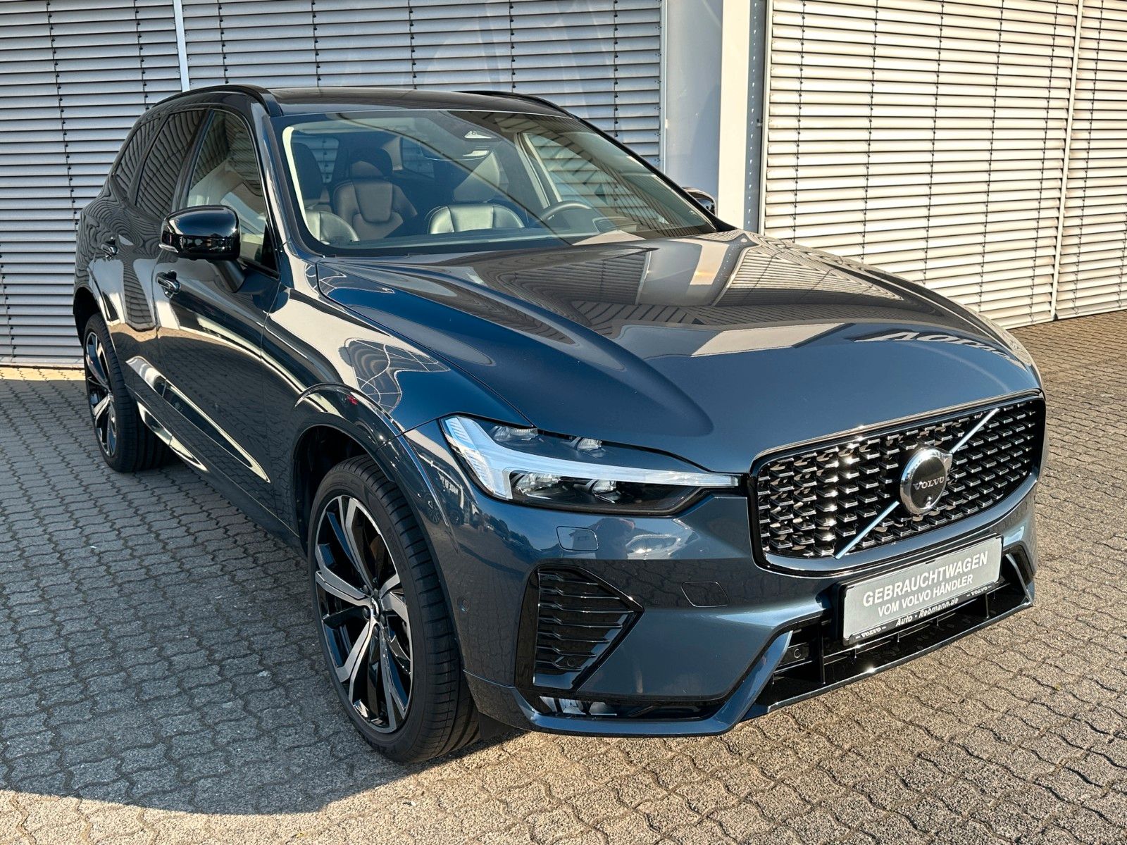 Volvo XC60 Ultimate Dark*LuftFW*21Zoll*Massage*Standh*