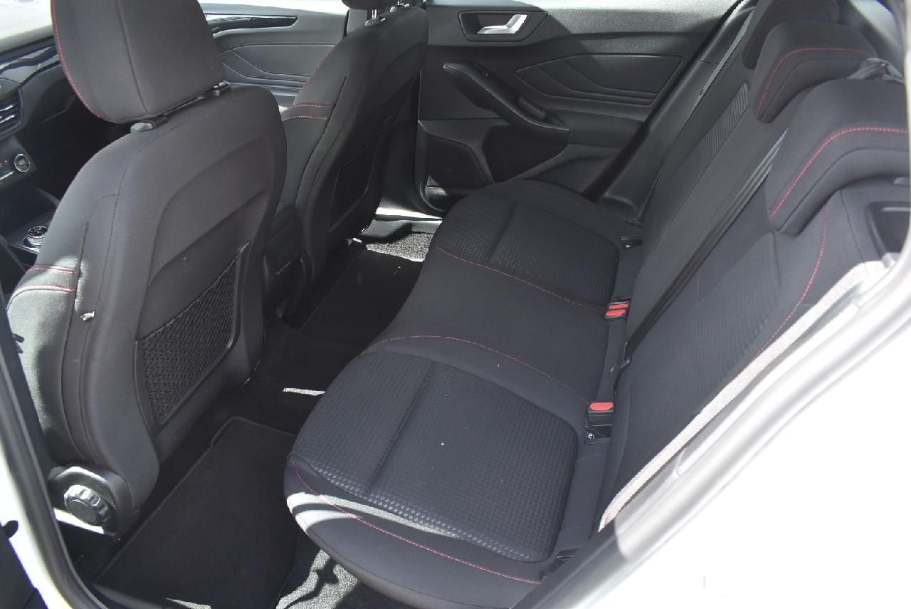 Ford Focus ST-Line - Samsaru's Car Outlet