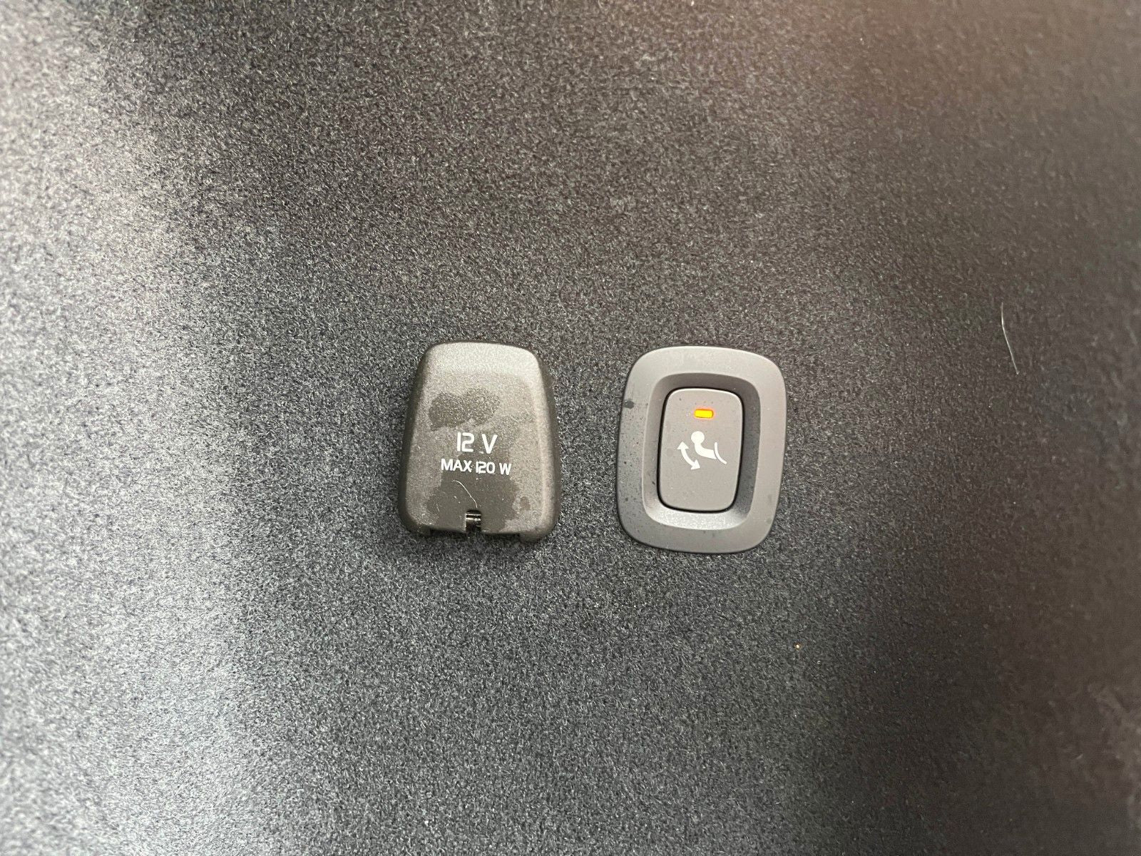 Volvo V60 T6 AWD Plug-in Hybrid Plus Dark Auto