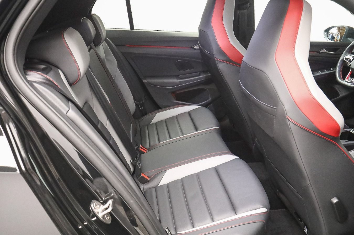 Volkswagen Golf VIII 2.0 TSI DSG GTI CLUBSPORT*BLACK-STYLE*