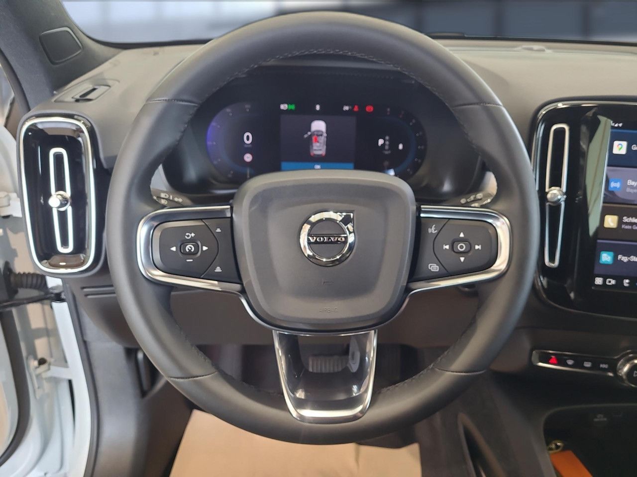 Volvo XC 40 Core 2WD Bluetooth Navi LED Klima