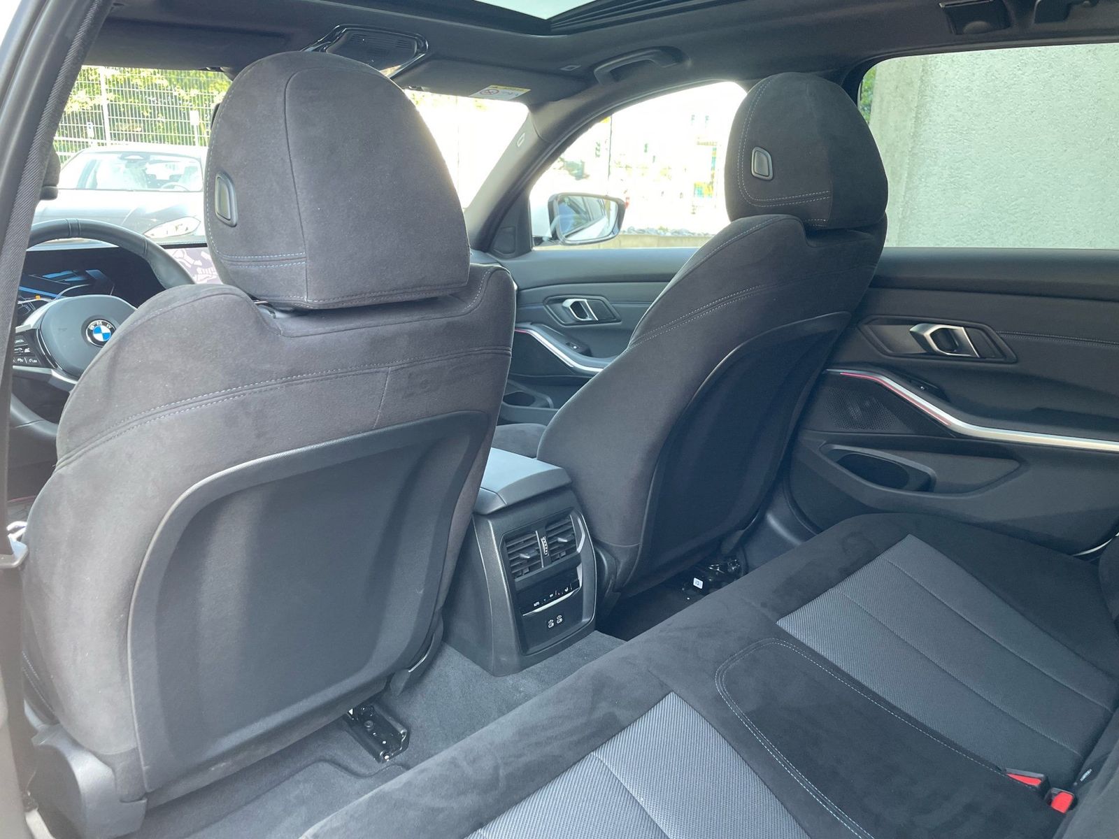 BMW 320d Touring M Sport || Pano Head-Up HiFi 360°