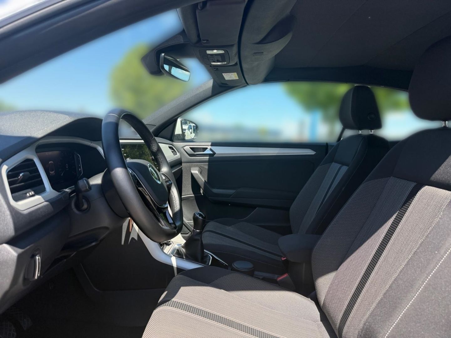 Volkswagen T-Roc Style 1.5 TSI - Samsaru's Car Outlet