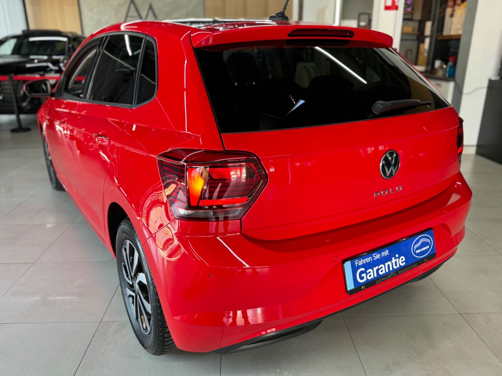 Volkswagen Polo 1.0 TSI Comfortline - Samsaru's Car Outlet