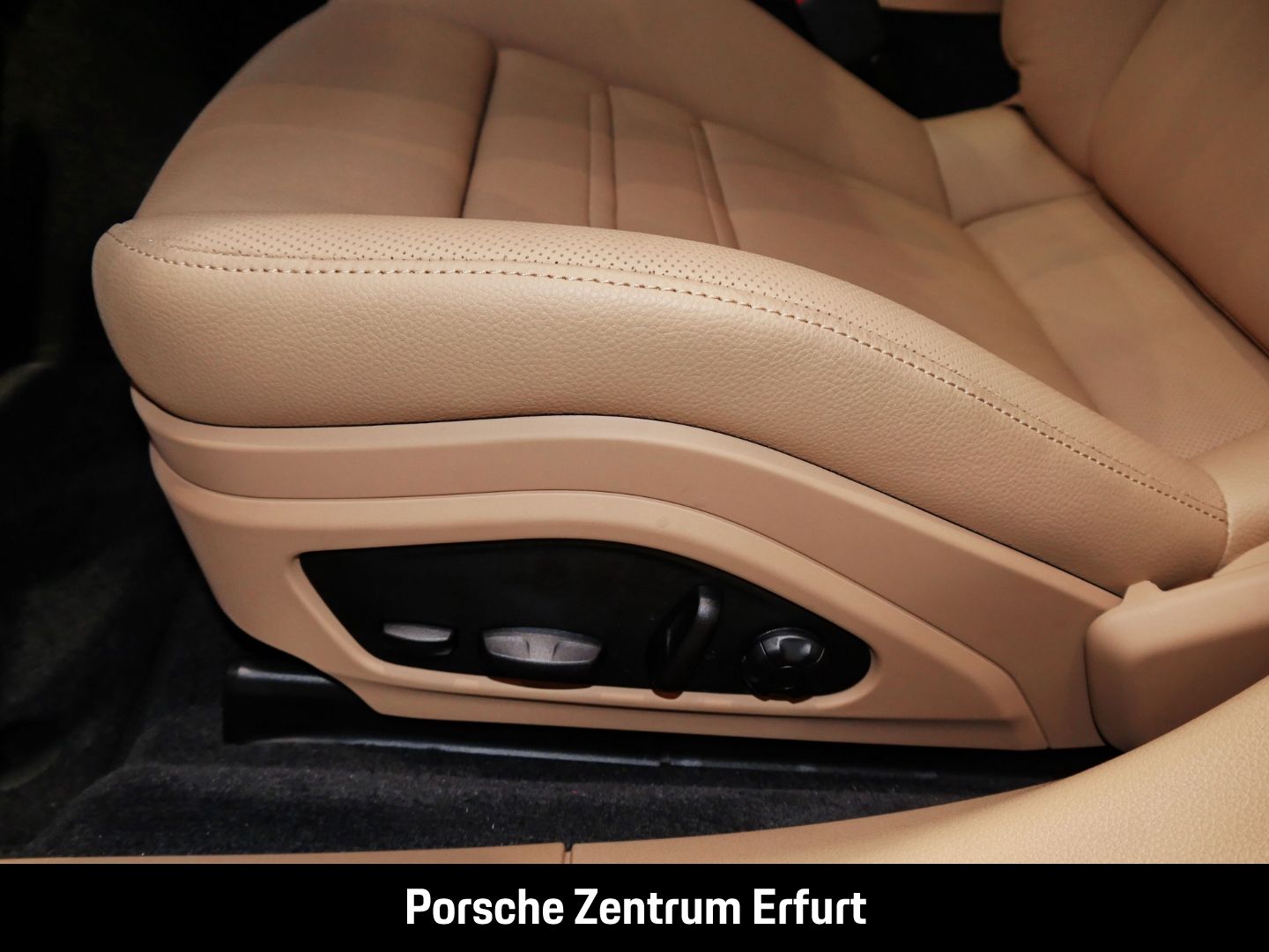 Porsche Panamera 4 E-Hybrid ST Platinum Edition