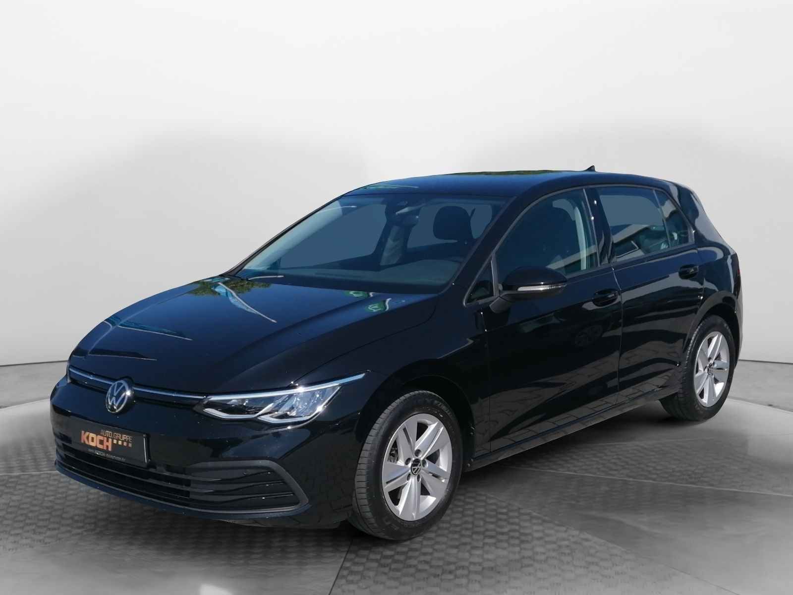 Volkswagen Golf VIII 2.0TDI Life DSG - Samsaru's Car Outlet