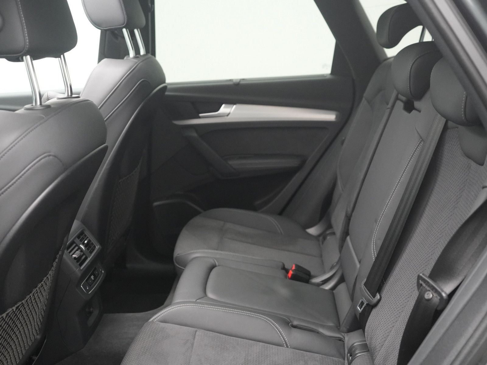 Audi Q5 50 e quattro S line - Samsaru's Car Outlet