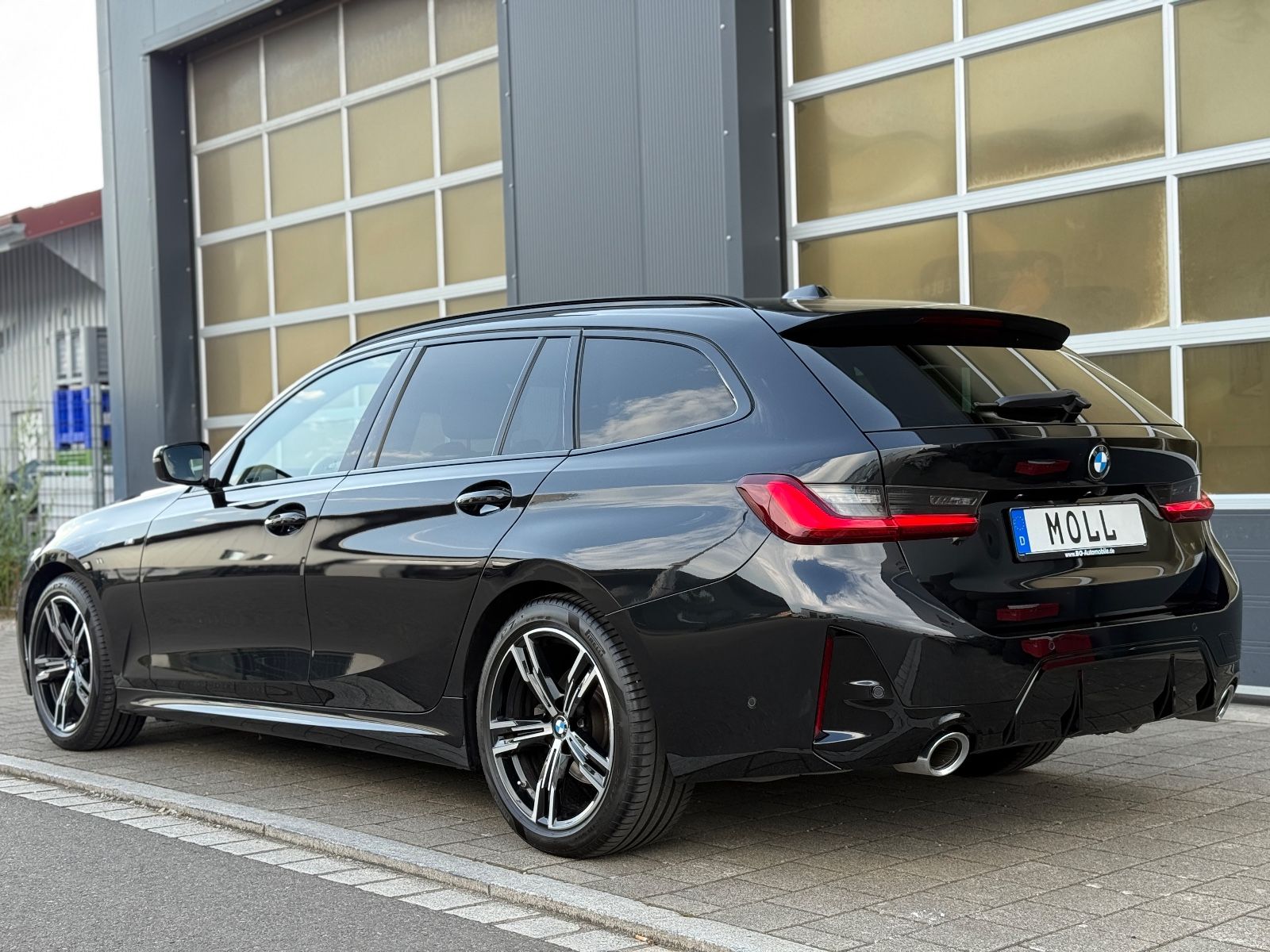 BMW 320 d xDrive M-SPORT - Samsaru's Car Outlet