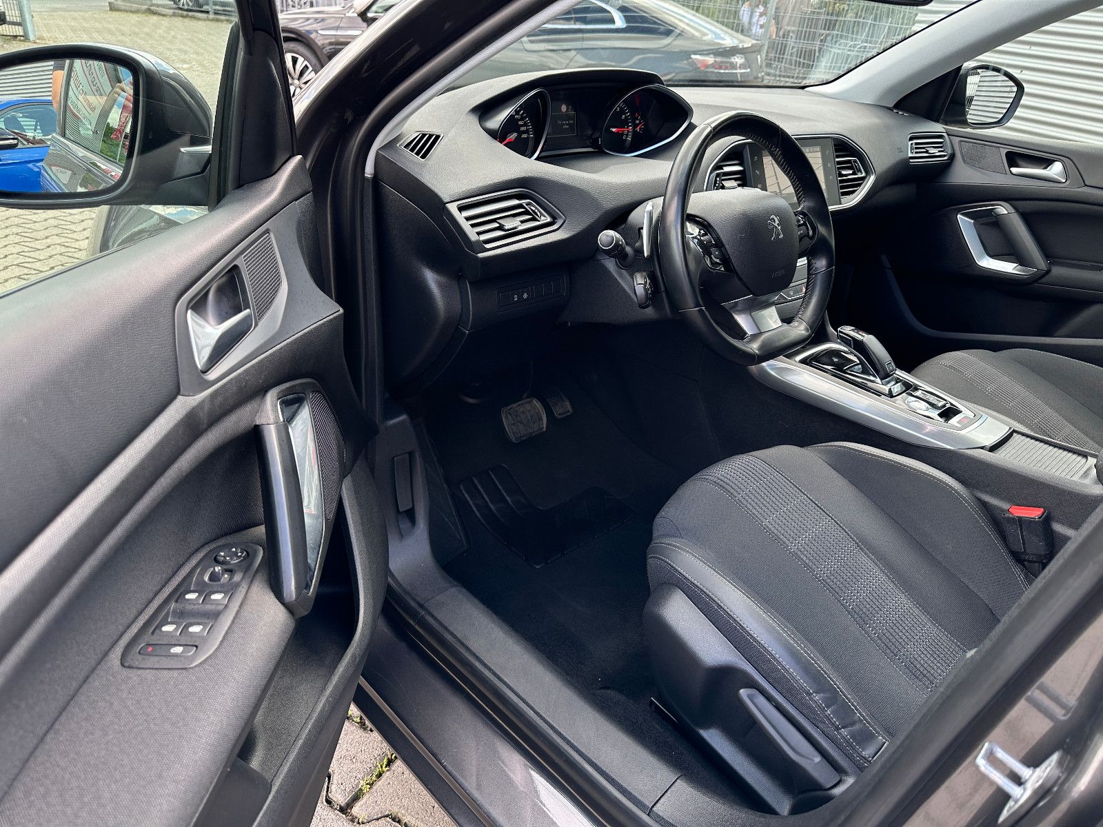 Peugeot 308 SW Allure - Samsaru's Car Outlet