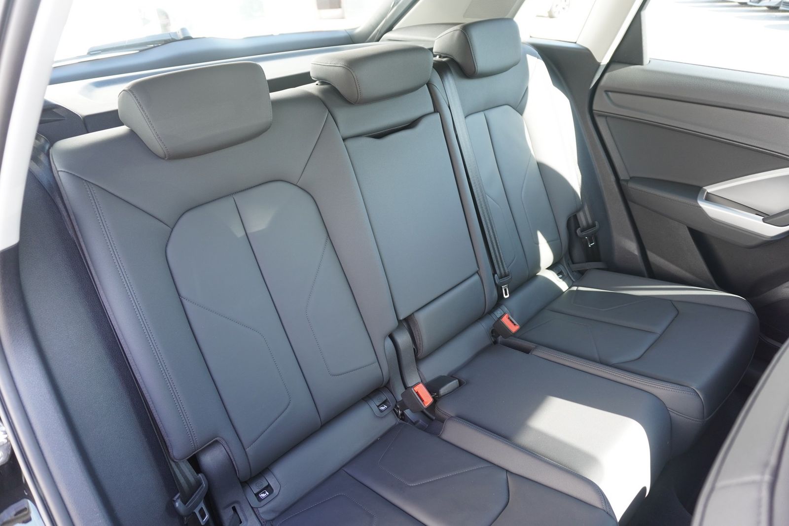 Audi Q3 40 2.0TDI quattro advanced - Samsaru's Car Outlet