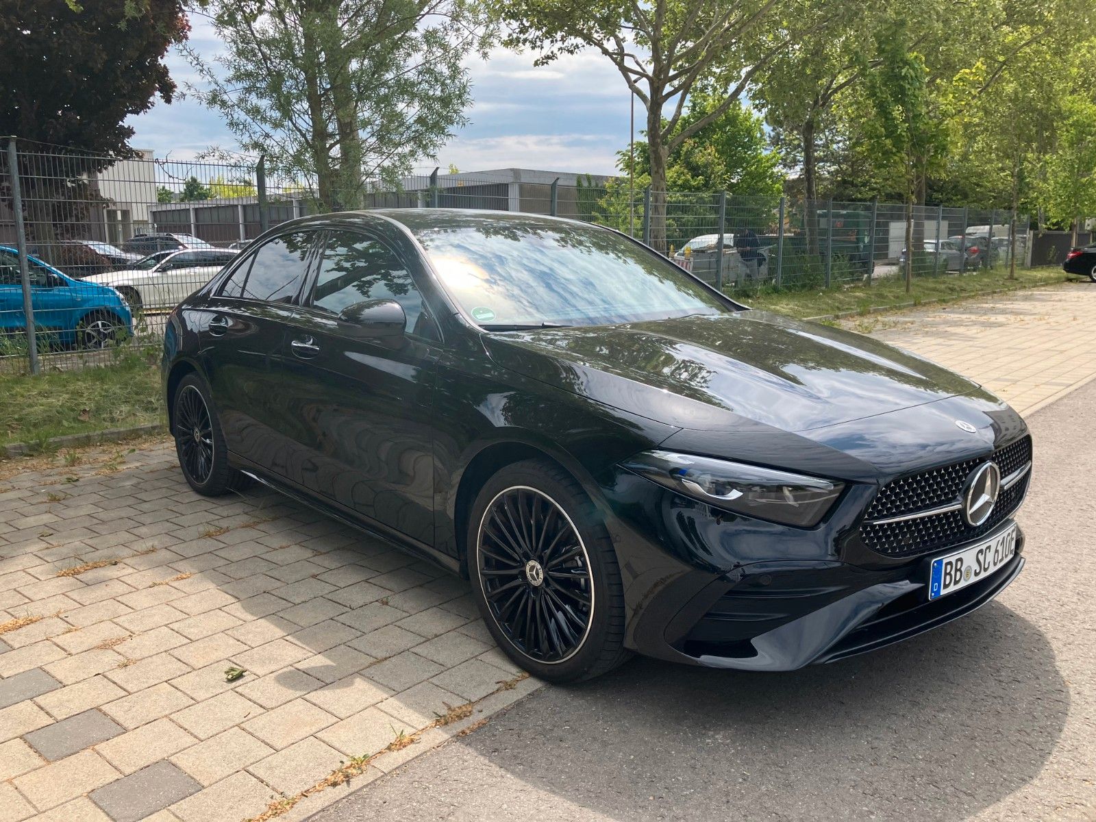 Mercedes-Benz A 250 e Limousine - Samsaru's Car Outlet