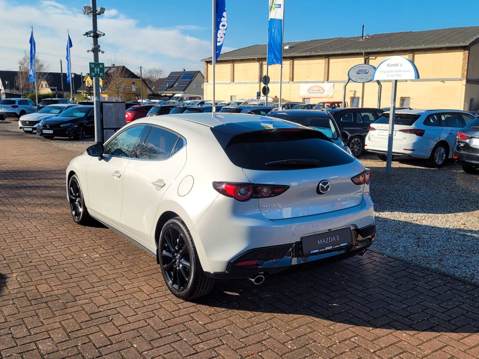 Mazda 3  2.5L e-SKYACTIV G 140ps 6AT Nagisa