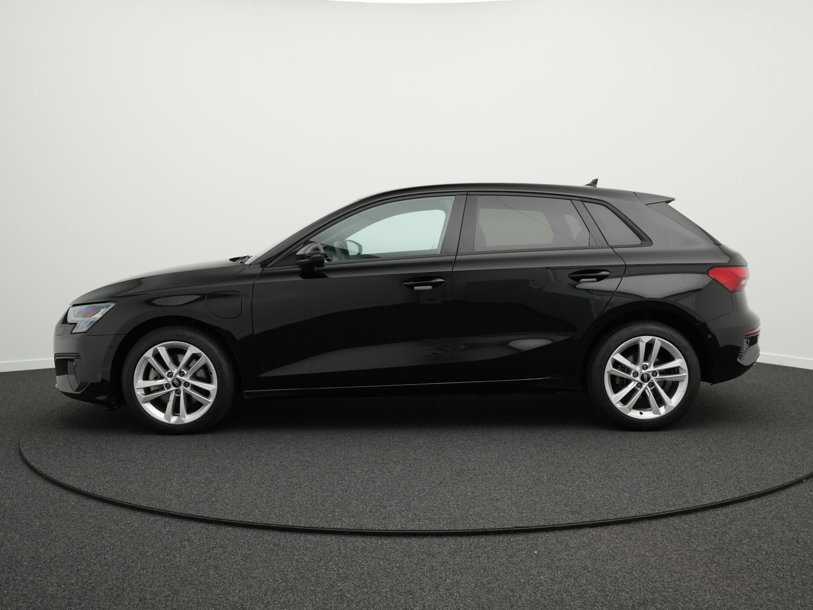 Audi A3 Sportback 40 TFSIe S tronic *VIRTUAL*LED*17''