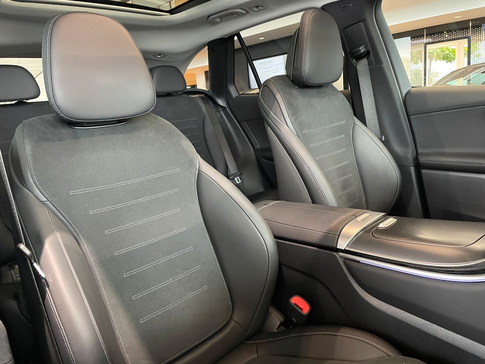 Mercedes-Benz GLC 300 4M AMG ADVANCED+ PANO DIGITALLIGHT AHK