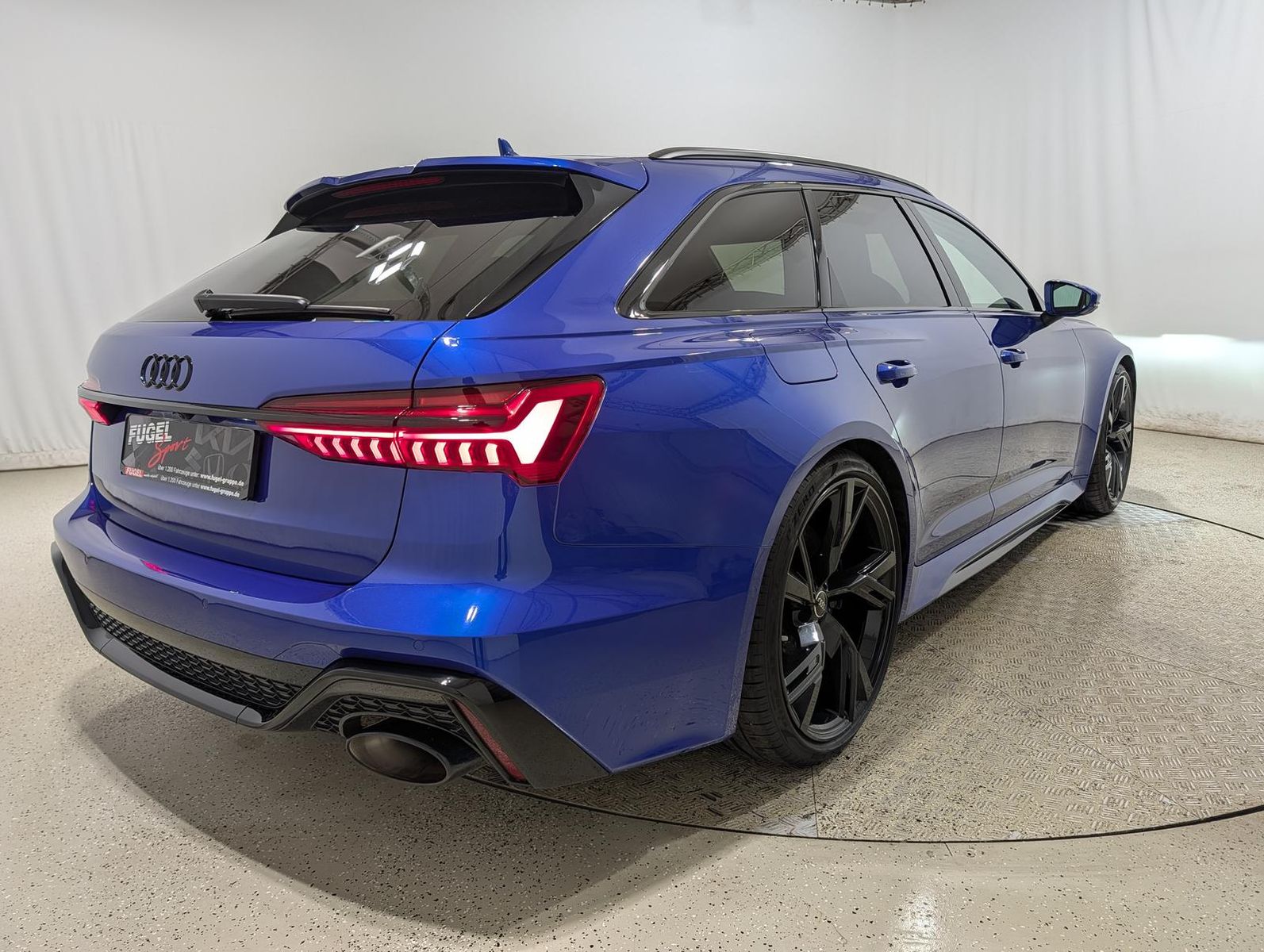 Audi RS6 Avant 4.0 TFSI quattro Standhzg.|HuD|B&O|AHZ