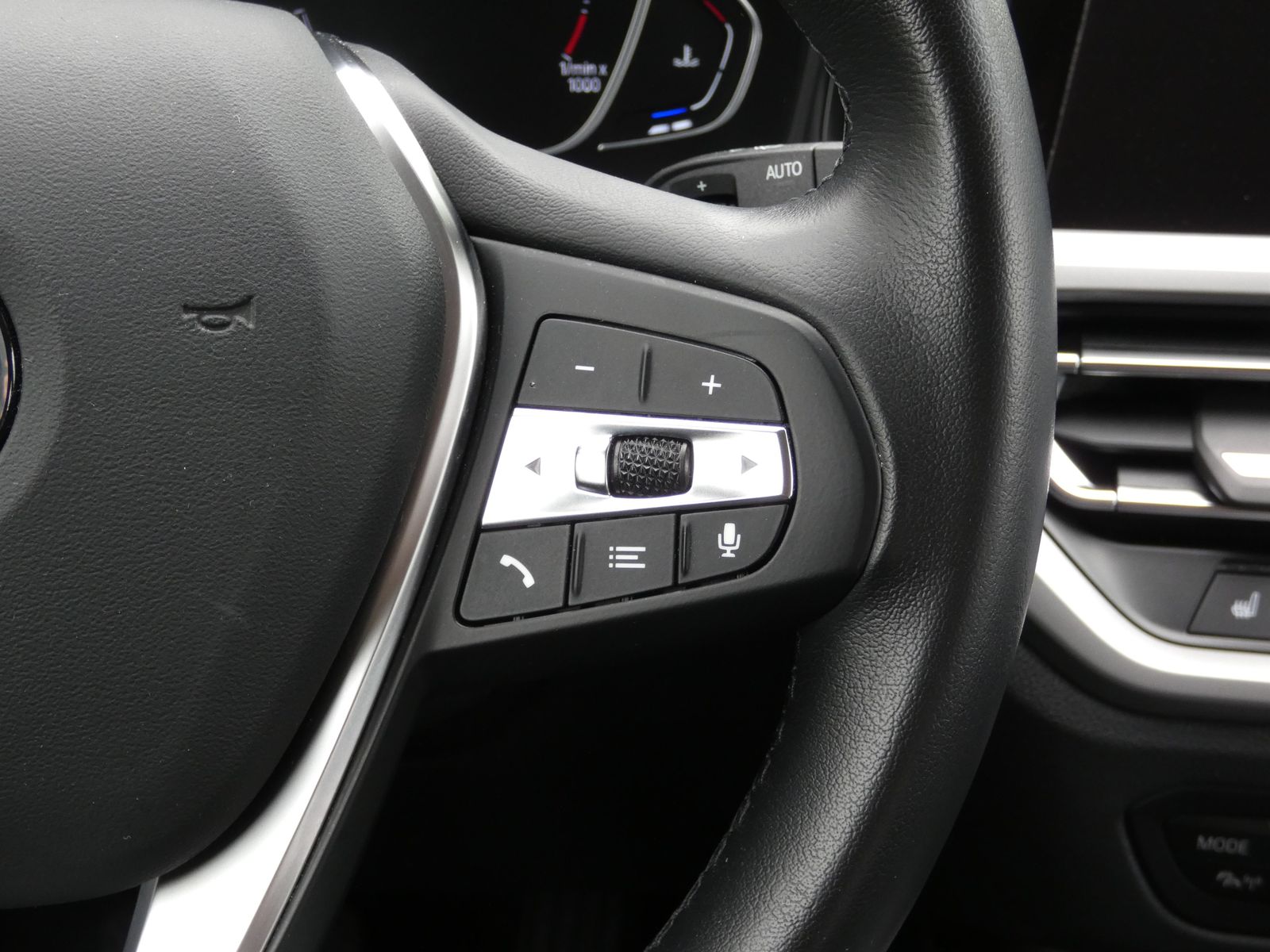 BMW 318d Touring Advantage - Samsaru's Car Outlet