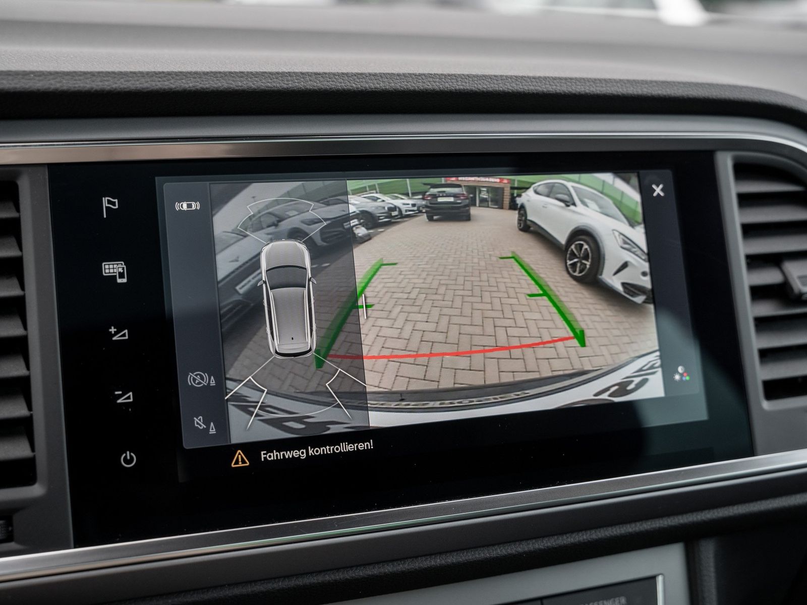 Seat ATECA FR 1.5 TSI DSG AHK Kam. Navi Pano Sportp.