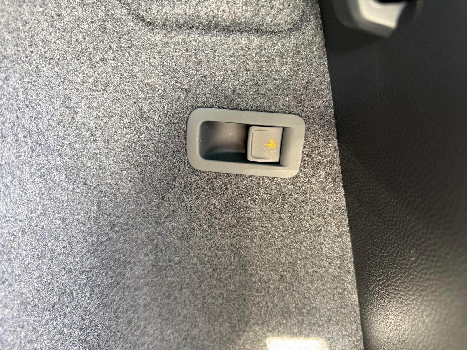 Seat Ateca 1.5 TSI ACT DSG NAVI AHK ACC LED Kamera