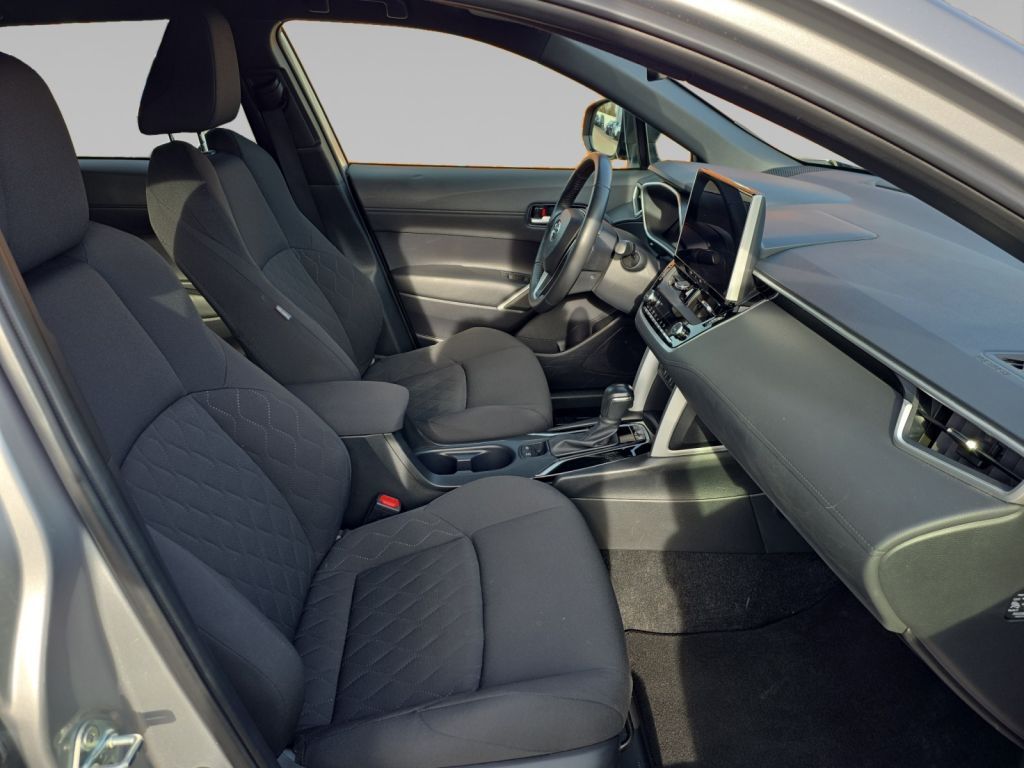 Toyota Corolla Cross HSD 2.0 Team D