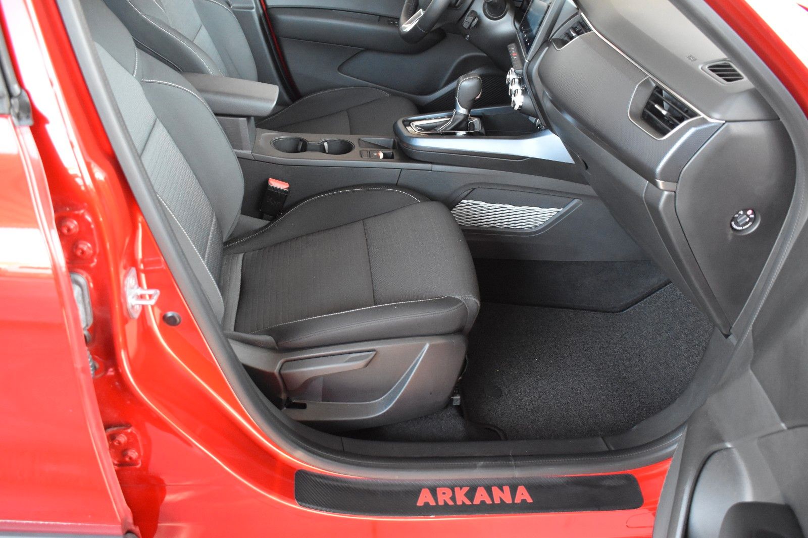 Renault Arkana TCe 140 Automatik Zen - Samsaru's Car Outlet