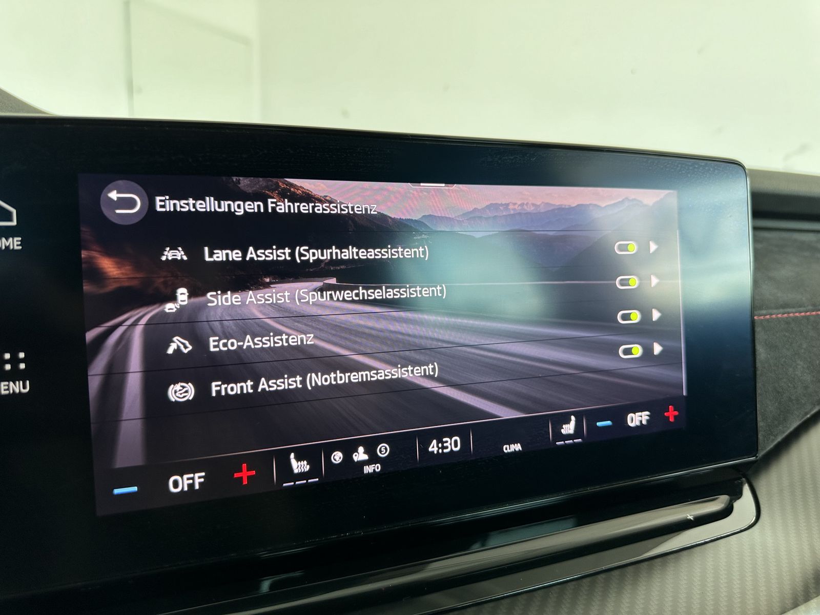Skoda Octavia Combi RS - Samsaru's Car Outlet