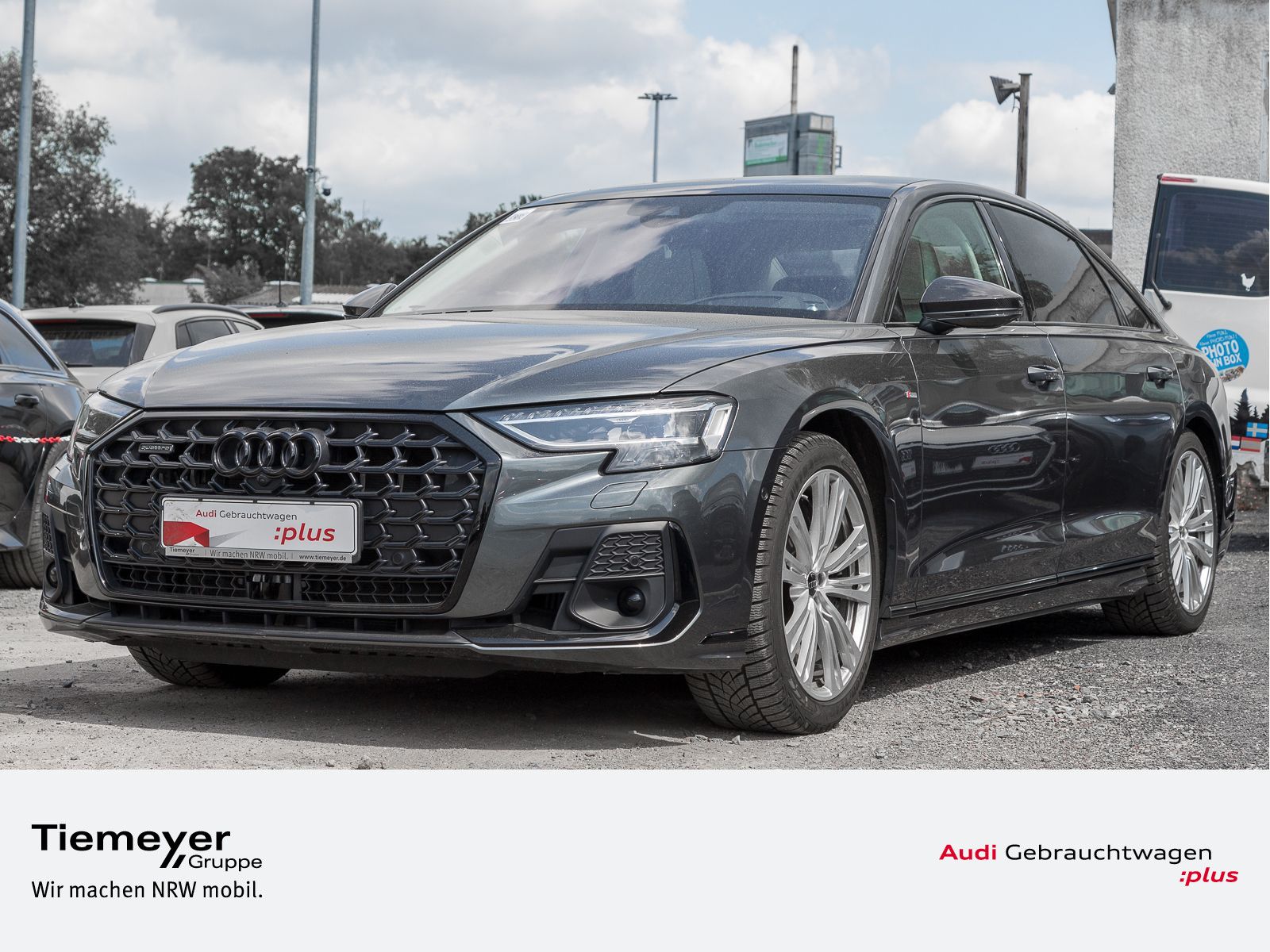 Audi A8 lang 60 TFSIe Q 2x S LINE - Samsaru's Car Outlet