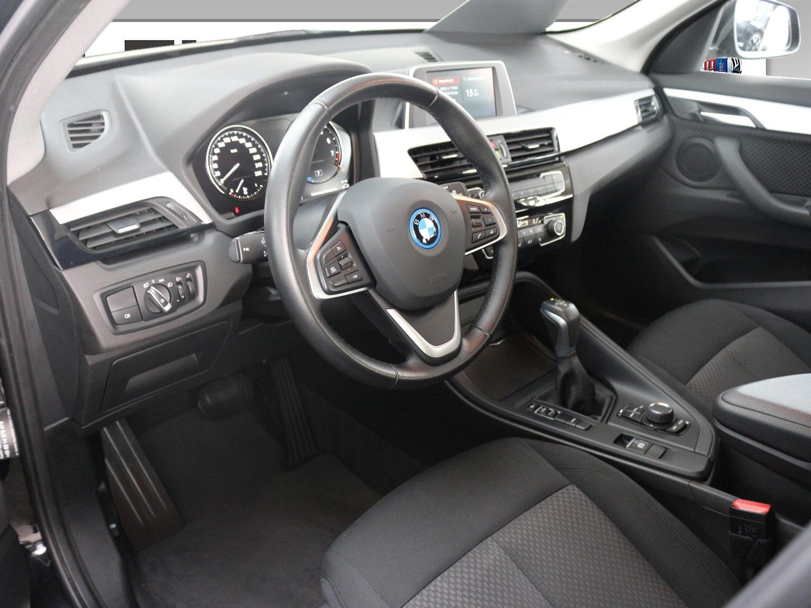 BMW X1 xDrive25e Advantage - Samsaru's Car Outlet