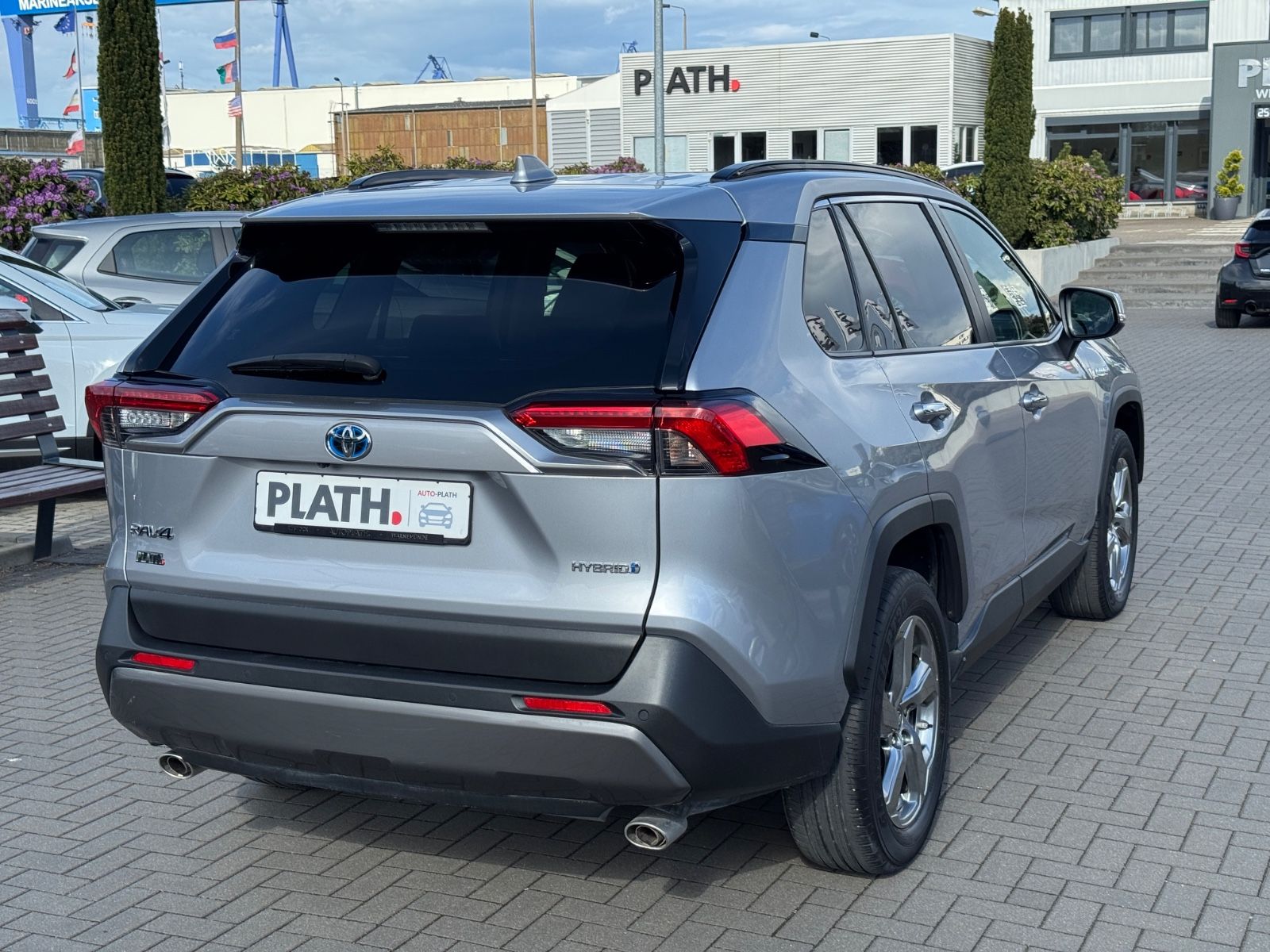 Toyota RAV 4 RAV4 Hybrid 4x4 Lounge - Samsaru's Car Outlet