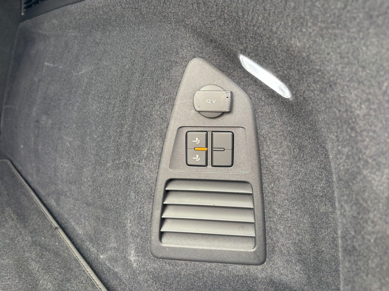 Volkswagen Touareg Elegance 4M - Samsaru's Car Outlet