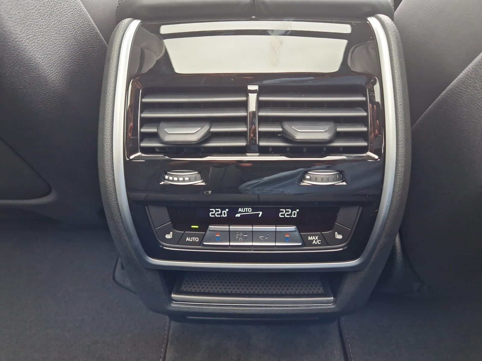 BMW X5 xDrive50e M Sport Pro|AHK|SkyLounge|H/K