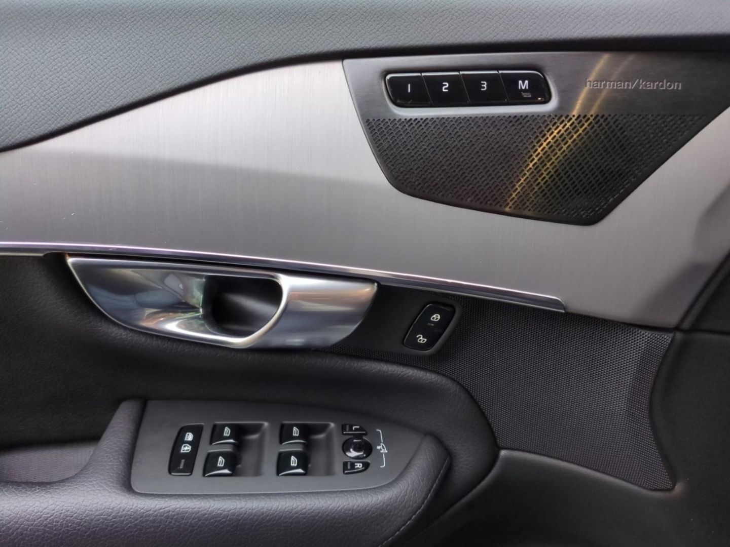 Volvo XC90 T8 Recharge Inscription Expr. *Pano*HUD*AHK