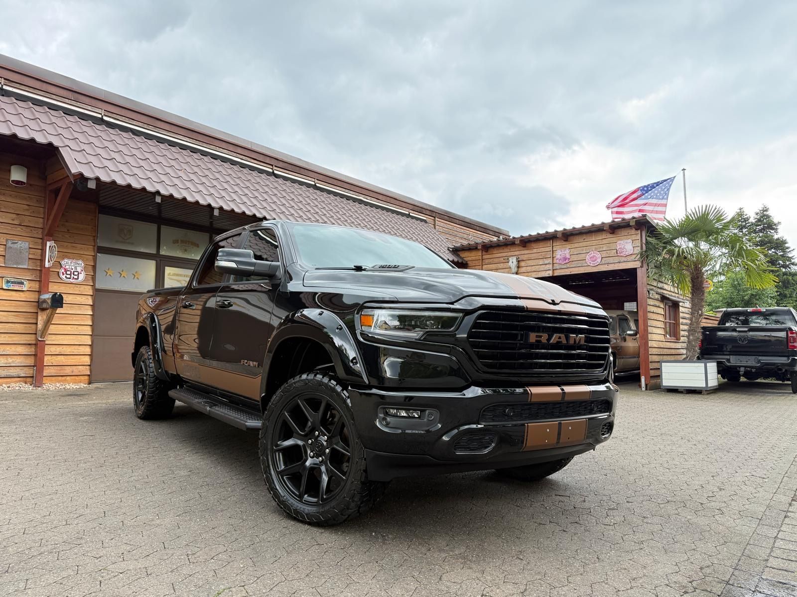 Dodge LARAMIE*OFFROAD*LONG*LIFT*AHK*NAVI*LED*GARANTIE*