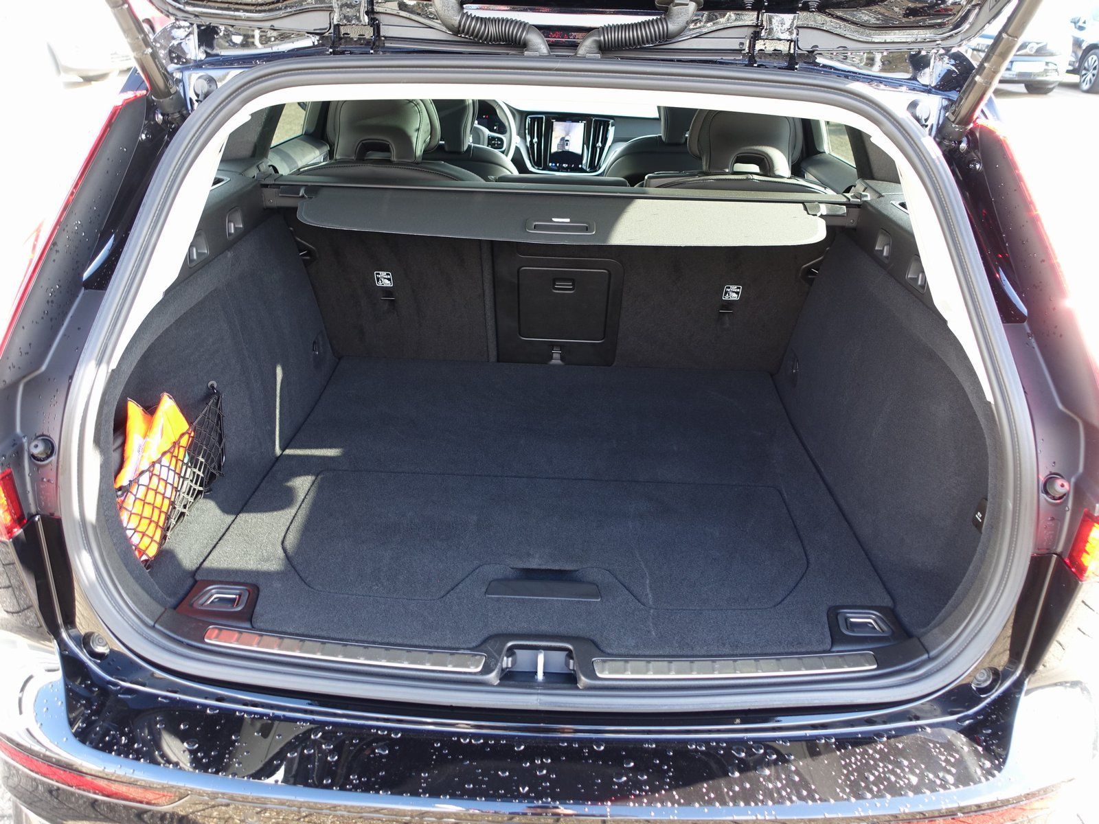 Volvo V60 Ultra T8 AWD Plug-in Hybrid/360°Cam/Massage