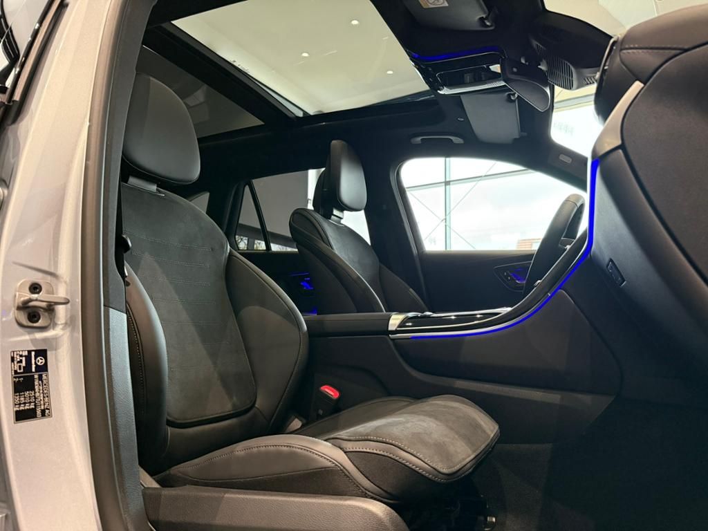 Mercedes-Benz GLC 300 AMG+PANO+AHK+DISTRONIC+KEYL+BURM+DIGI L+