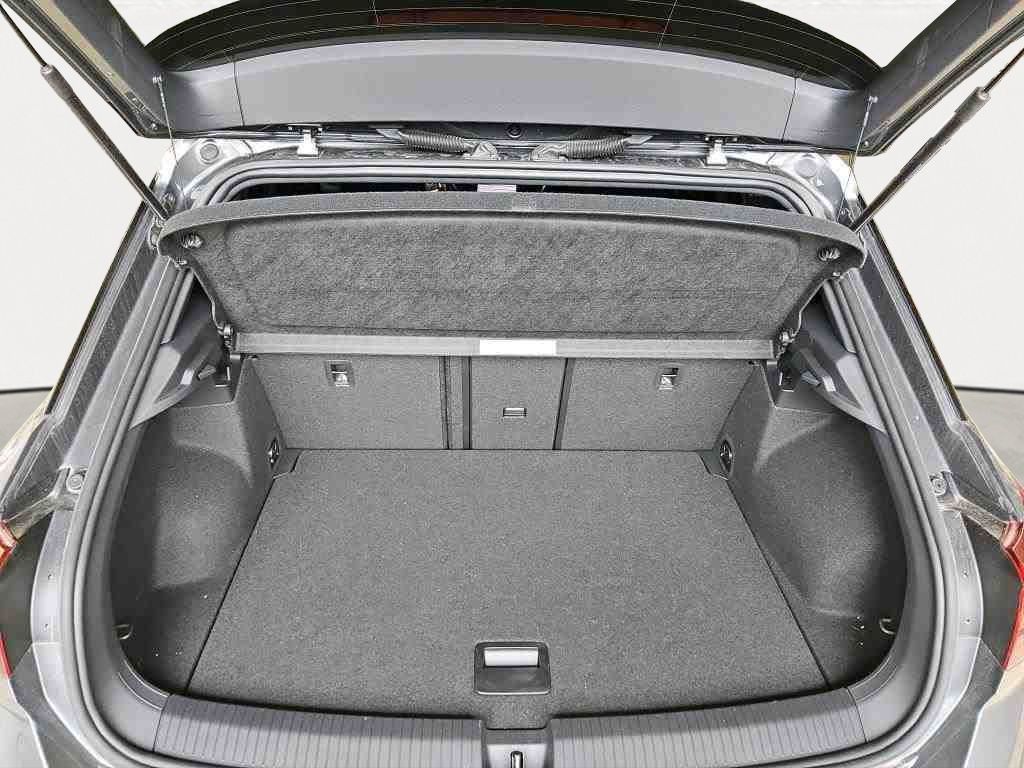 Volkswagen T-Roc 1.5 TSI Sport - Samsaru's Car Outlet