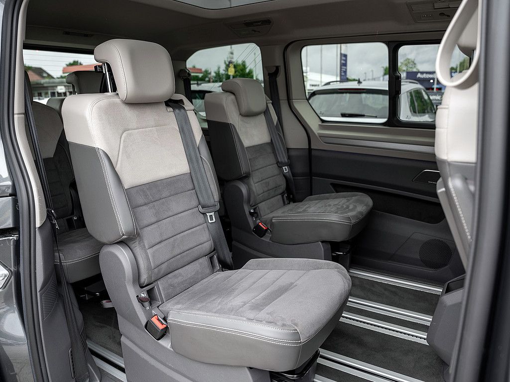 Volkswagen T7 Multivan 2.0 TSI Style AHK PANO KAM MATRIX