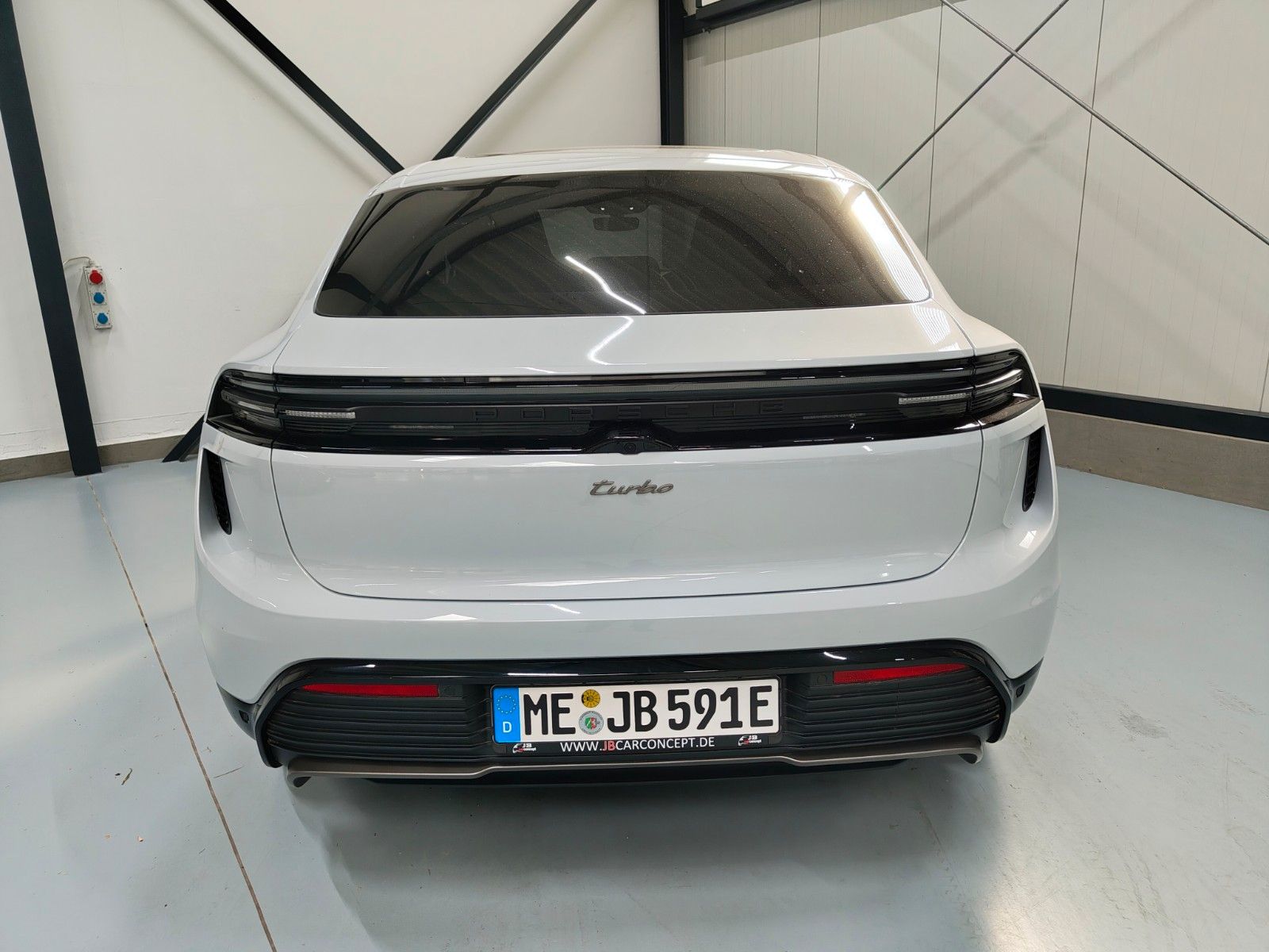 Porsche Macan Turbo Electric