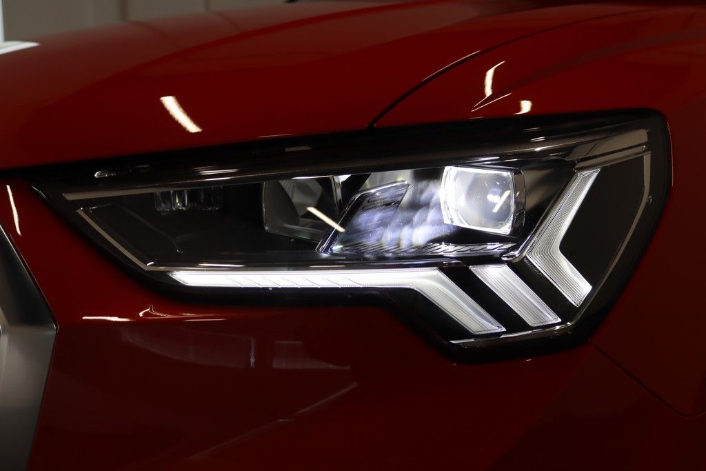 Audi Q3 40 TFSI quattro S line - Samsaru's Car Outlet