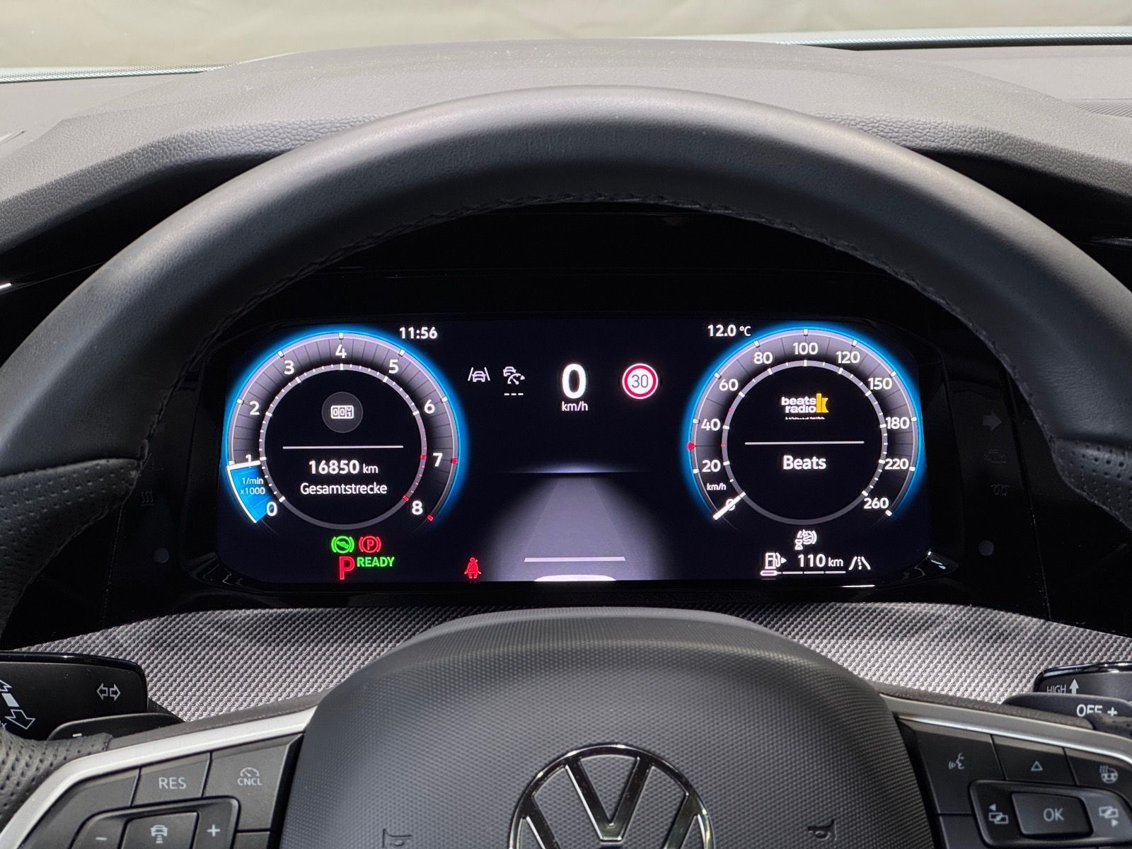 Volkswagen Golf R-Line 1.5 eTSI DSG | MATRIX NAVI PANO AHK