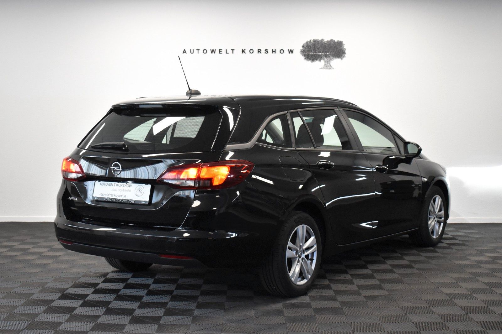 Opel Astra K Sports Tourer - Samsaru's Car Outlet