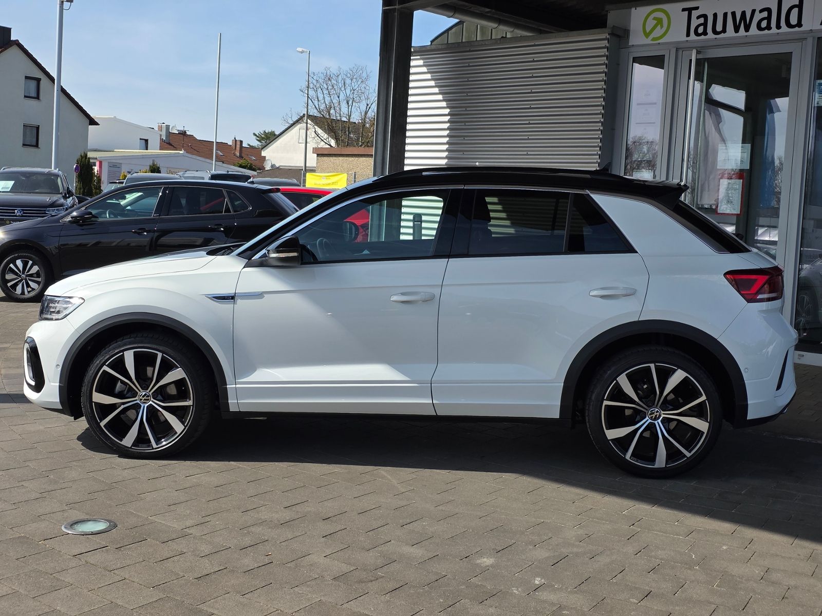 Volkswagen T-Roc 2.0 TDI DSG R-Line - Samsaru's Car Outlet