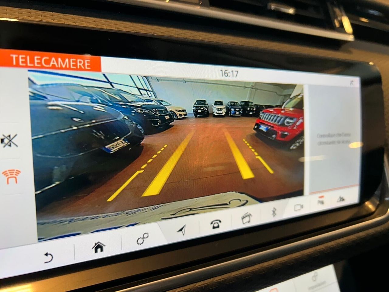 Range Rover Velar S 2.0D - Samsaru's Car Outlet