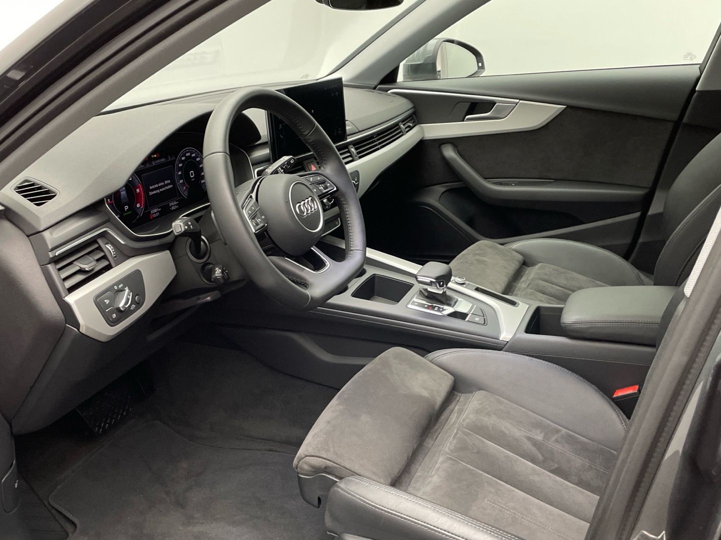 Audi A4 Avant S line 40 TDI S tronic - Samsaru's Car Outlet