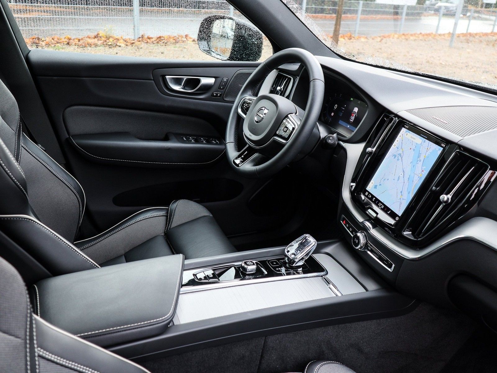 Volvo XC60 T8 AWD Plus Dark Recharge Plug-In Hybrid