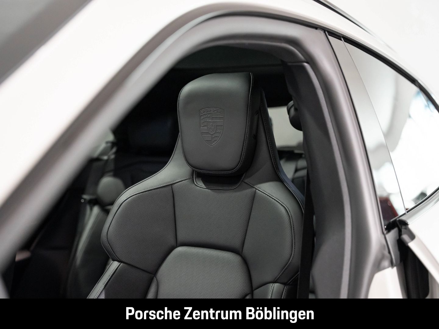 Porsche Taycan 4S Cross Turismo BOSE Panoramadach HeadUp
