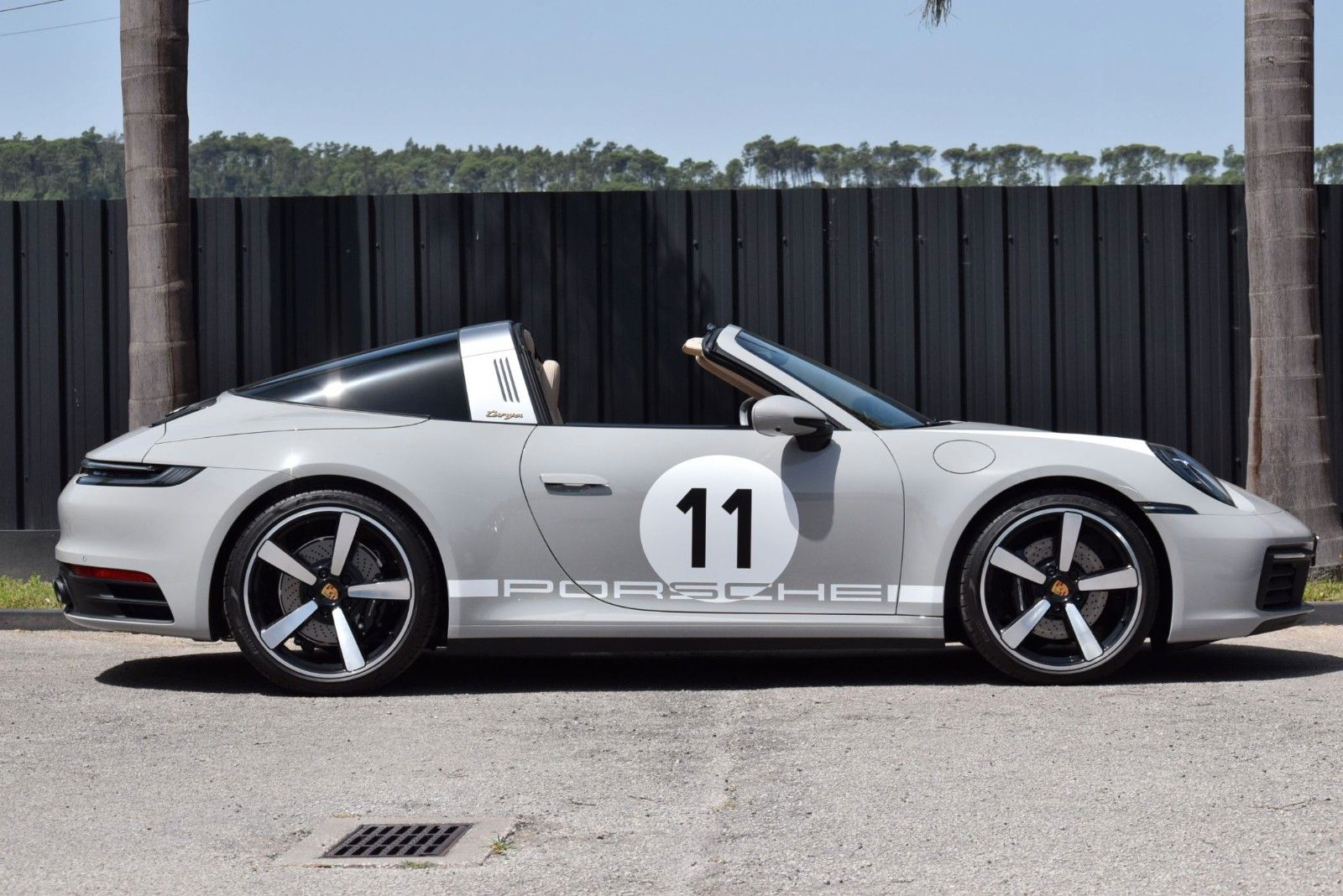 Porsche 992 Heritage Design Edition - Samsaru's Car Outlet