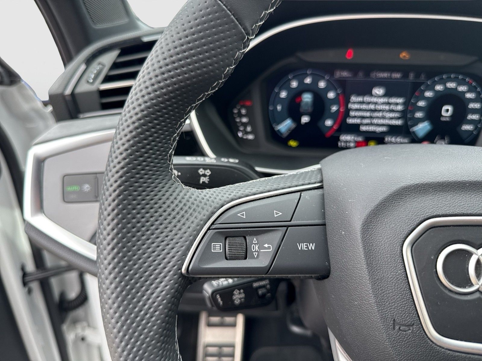 Audi Q3 40 quattro S LINE STANDHZ. AHK 360°CAM LM20