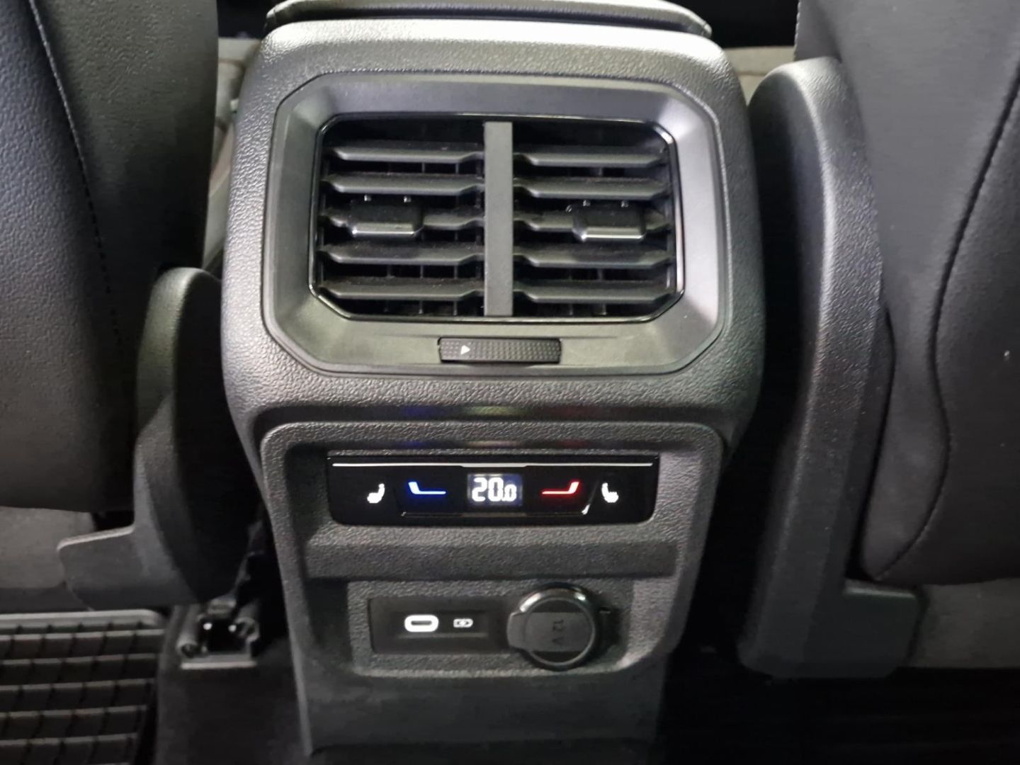 Seat Tarraco 2.0 TSI Xcellence 4Drive Alu LED AHK Pan