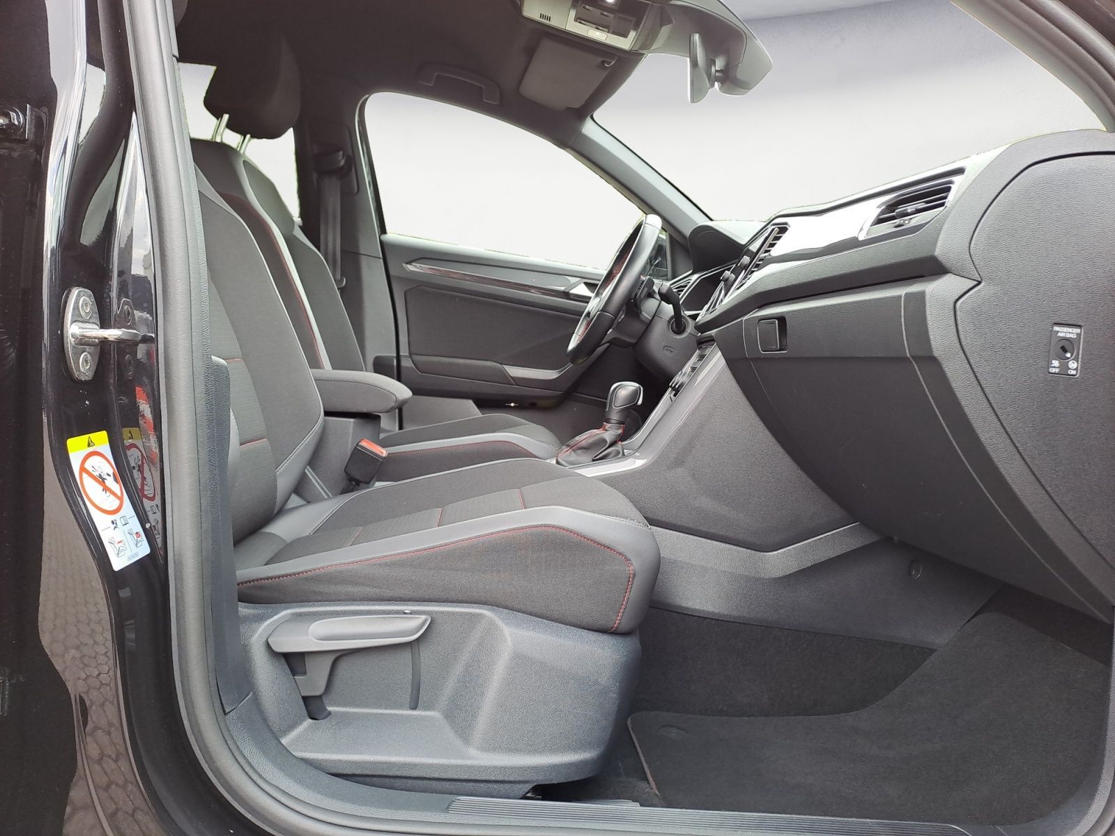 Volkswagen T-Roc 1.5 TSI ACT OPF DSG Sport - Samsaru's Car Outlet