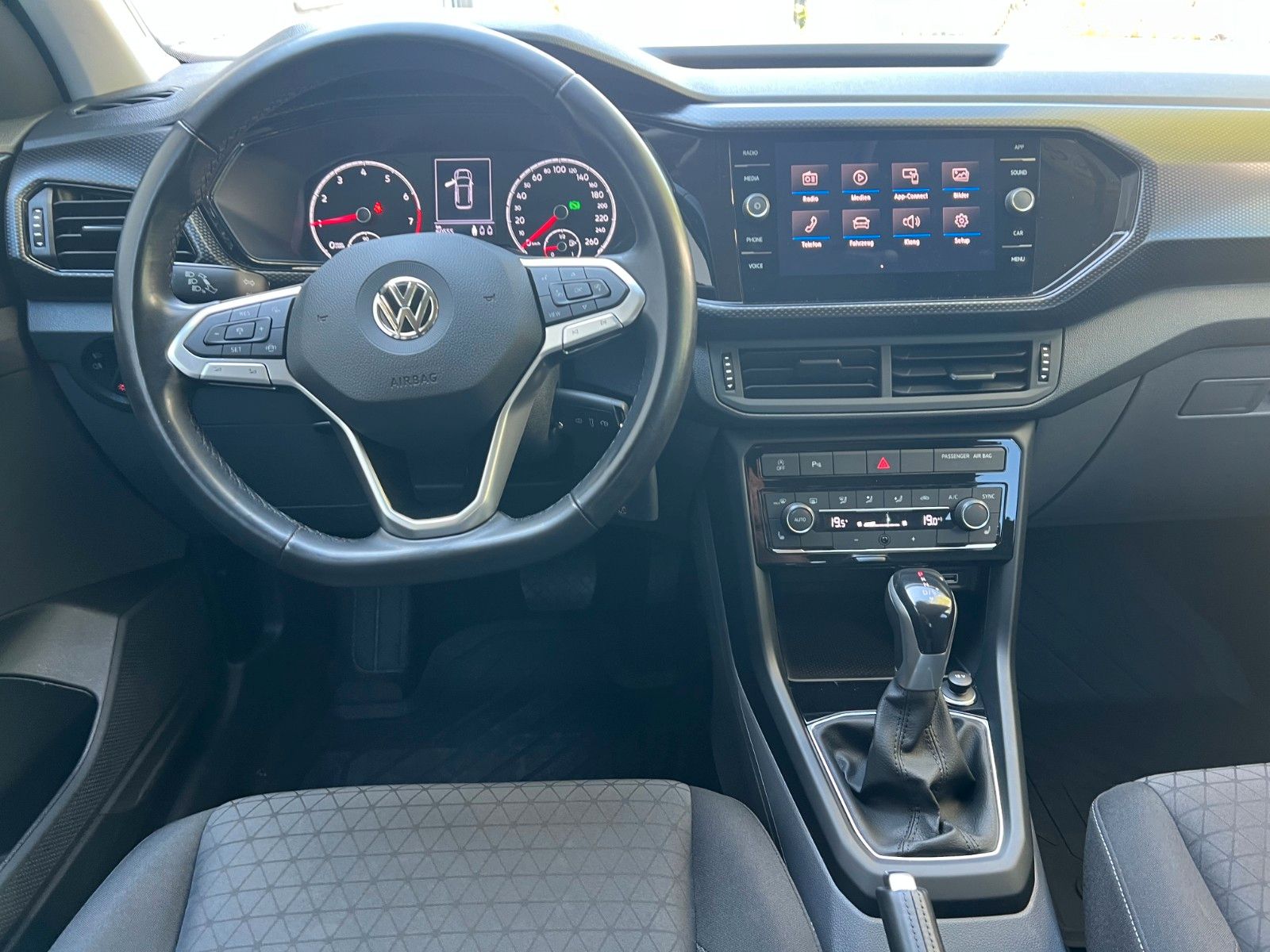 Volkswagen T-Cross Life - Samsaru's Car Outlet